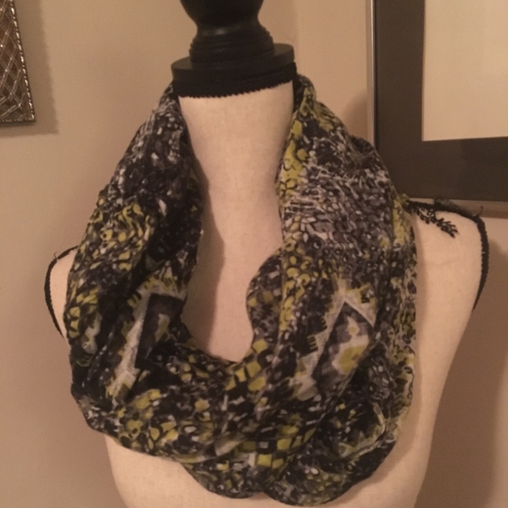 Bongo Circle Scarf